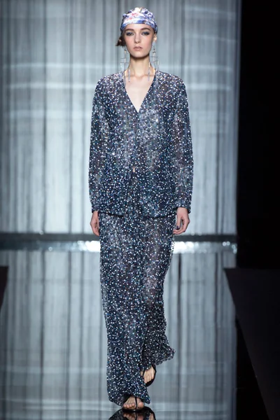 Look 60